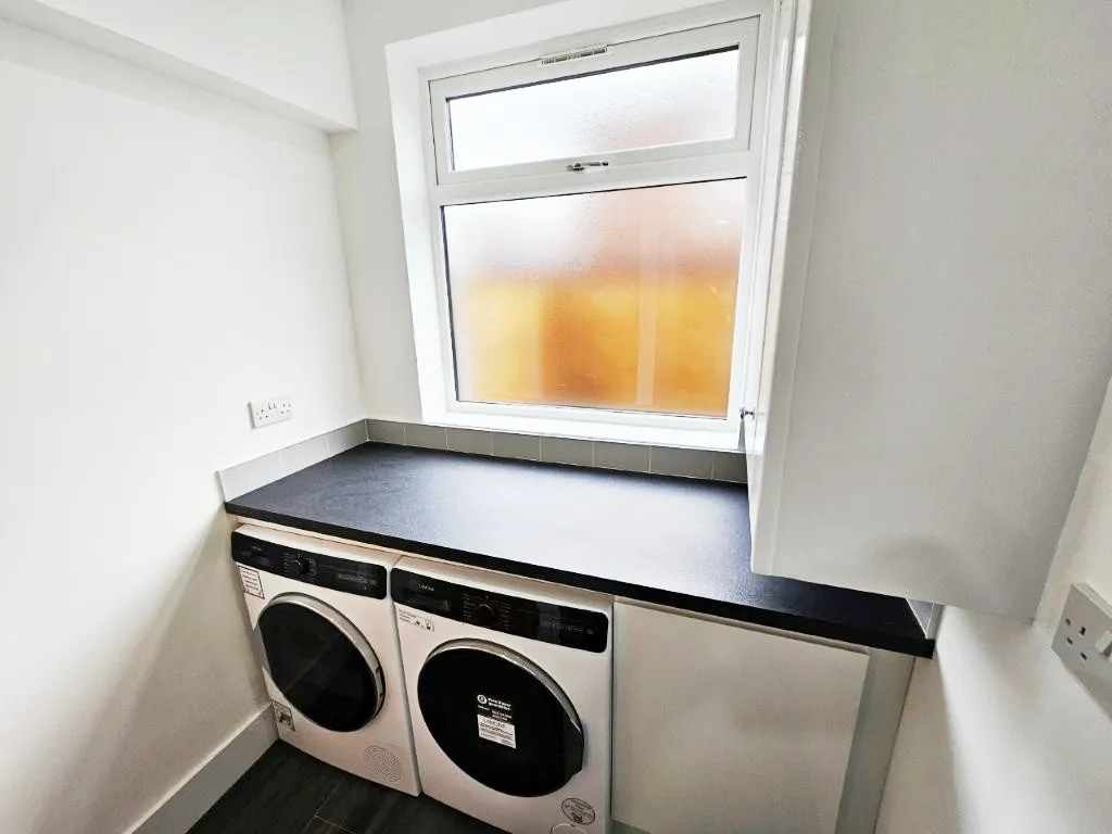 Moorside Crescent, Droylsden, M43, photo 9