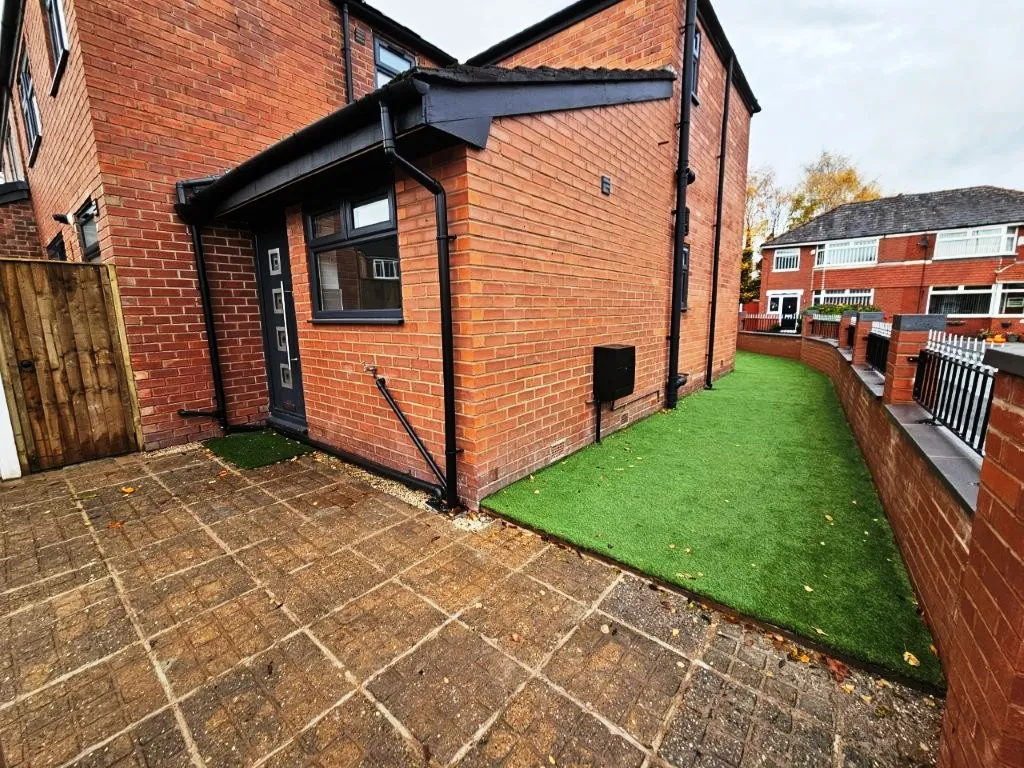 Moorside Crescent, Droylsden, M43, photo 24