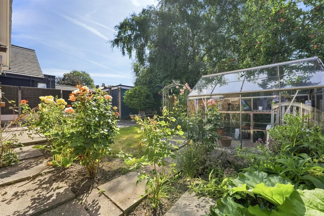 Cedarway, Bollington, photo 4