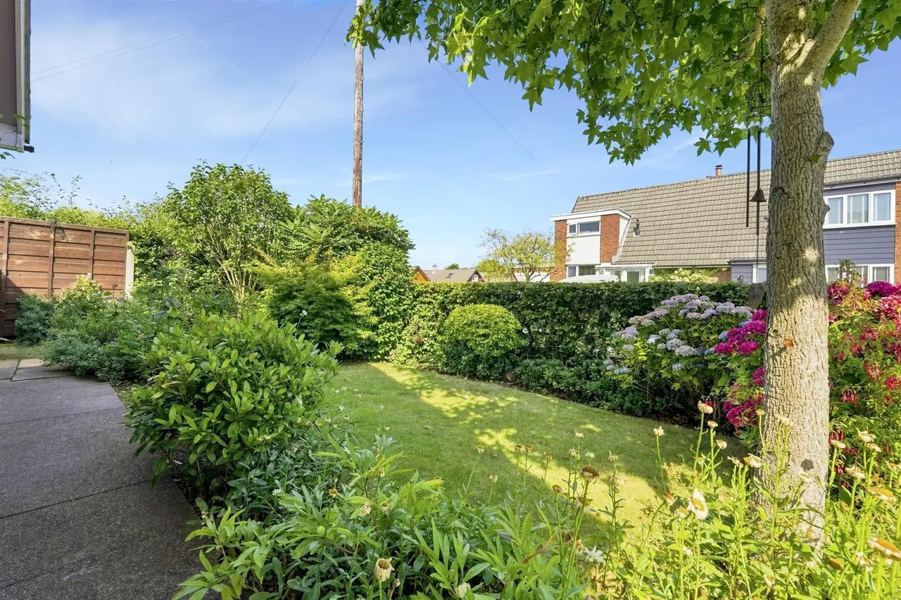 Cedarway, Bollington, photo 18