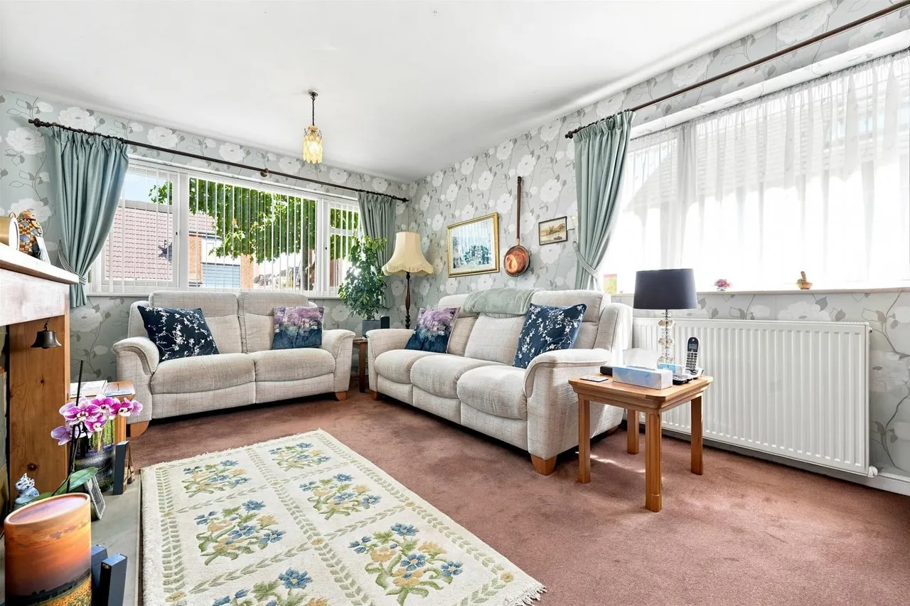 Cedarway, Bollington, photo 9