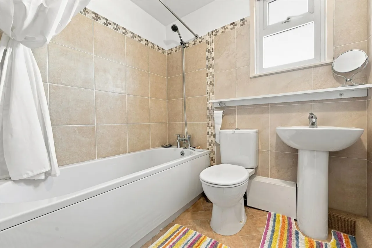 Cedarway, Bollington, photo 11