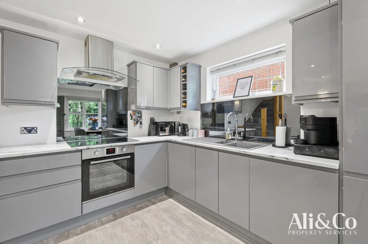 Kiln Way, Grays, Essex, RM17 5JF, photo 5