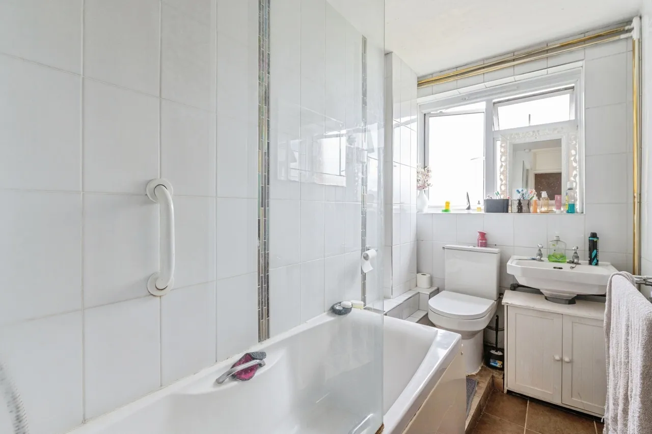 Canfield Road, RAINHAM, Essex, RM13, photo 8