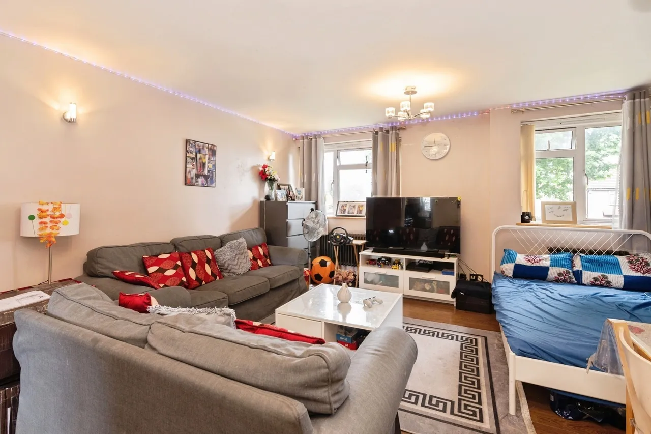 Canfield Road, RAINHAM, Essex, RM13, photo 12
