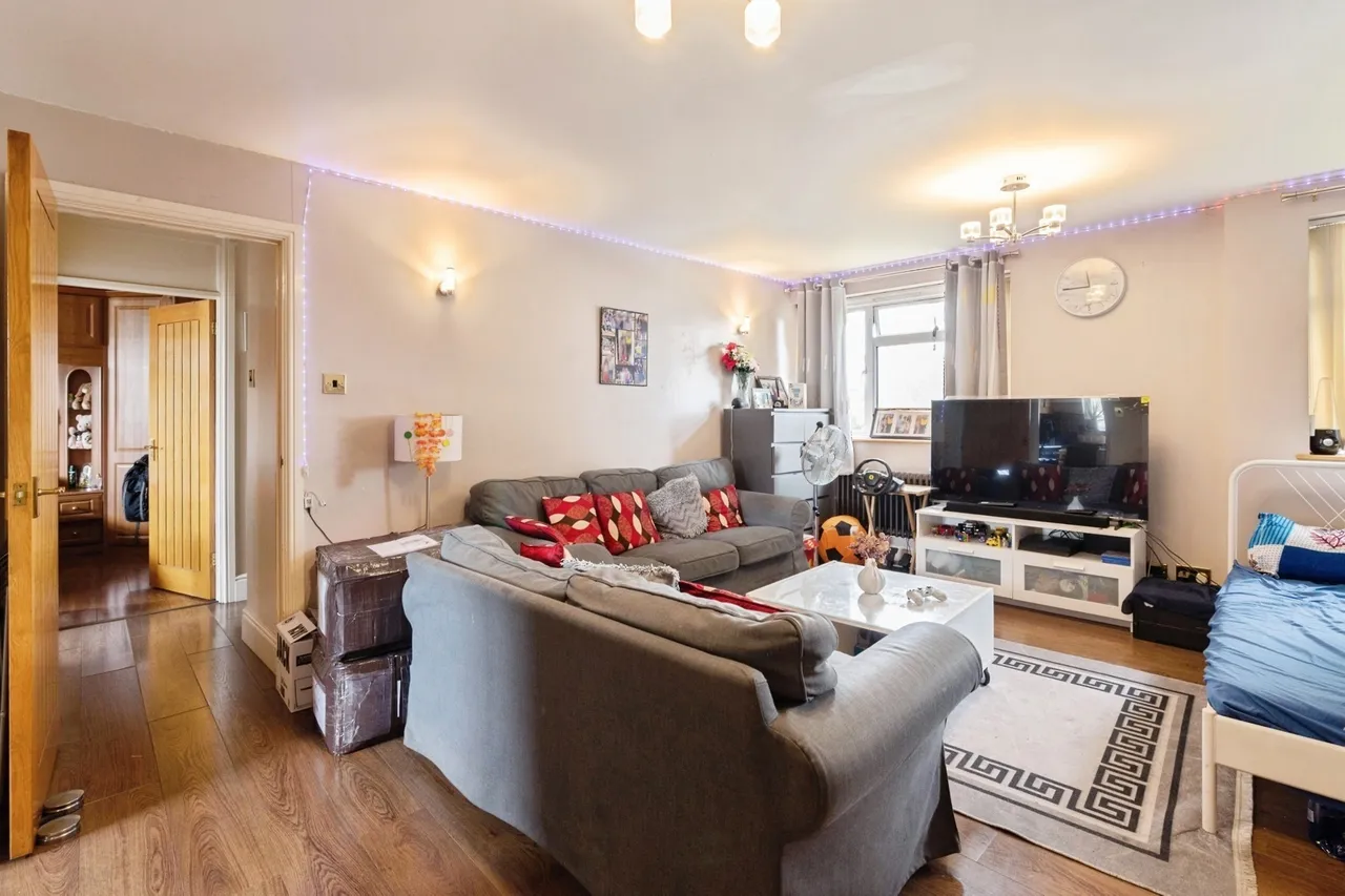 Canfield Road, RAINHAM, Essex, RM13, photo 2