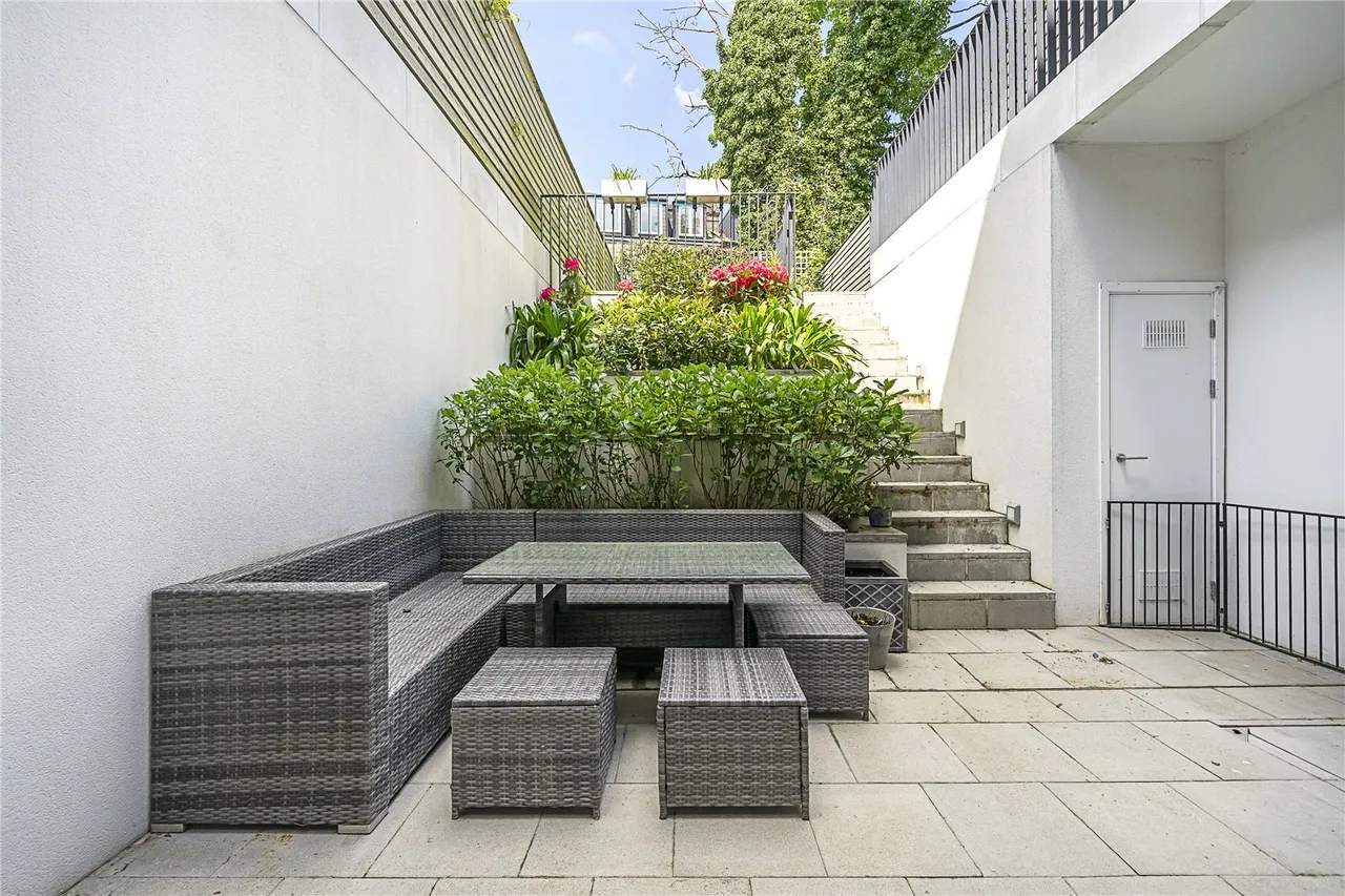 Pinnacle Close, London, N10, photo 8