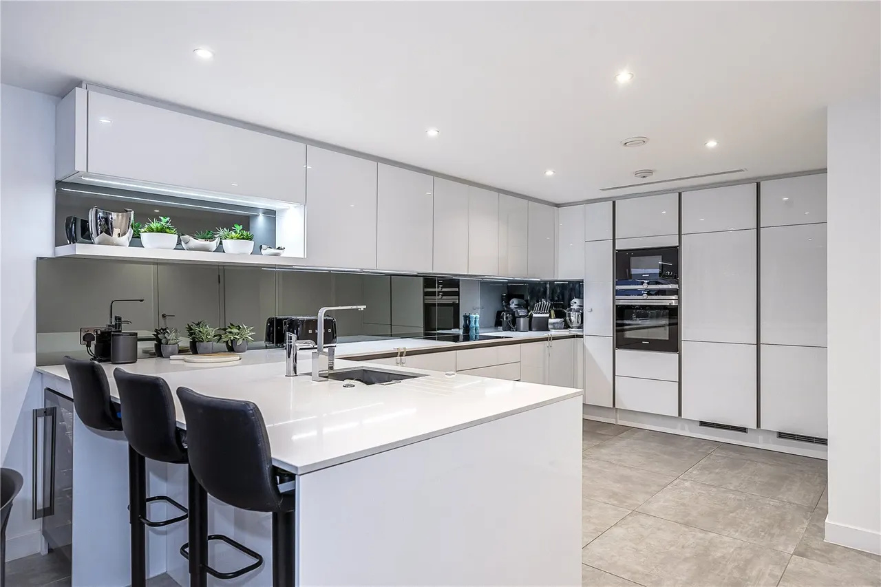 Pinnacle Close, London, N10, photo 11