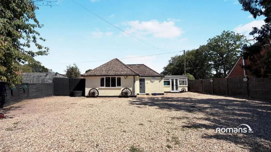 4 bed house for sale, Aldermaston Road, Pamber Green, RG26