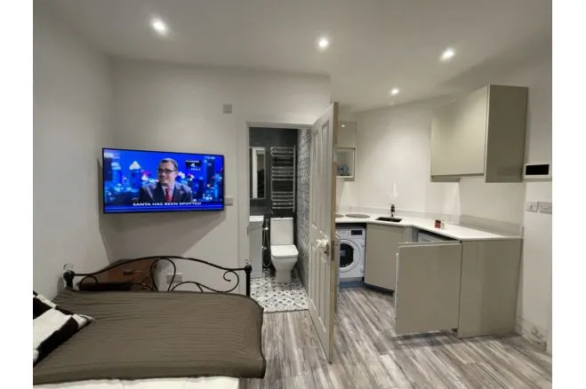 Whitton Avenue West, Greenford, UB6, photo 4