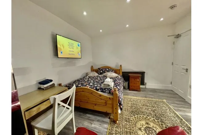 Whitton Avenue West, Greenford, UB6, photo 19