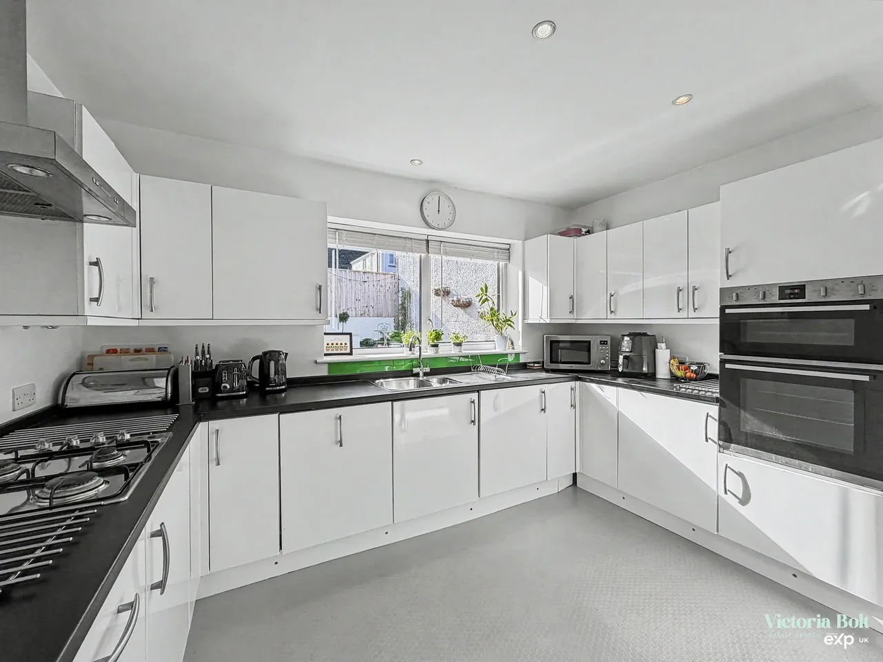 Merafield Road, Plympton, photo 14