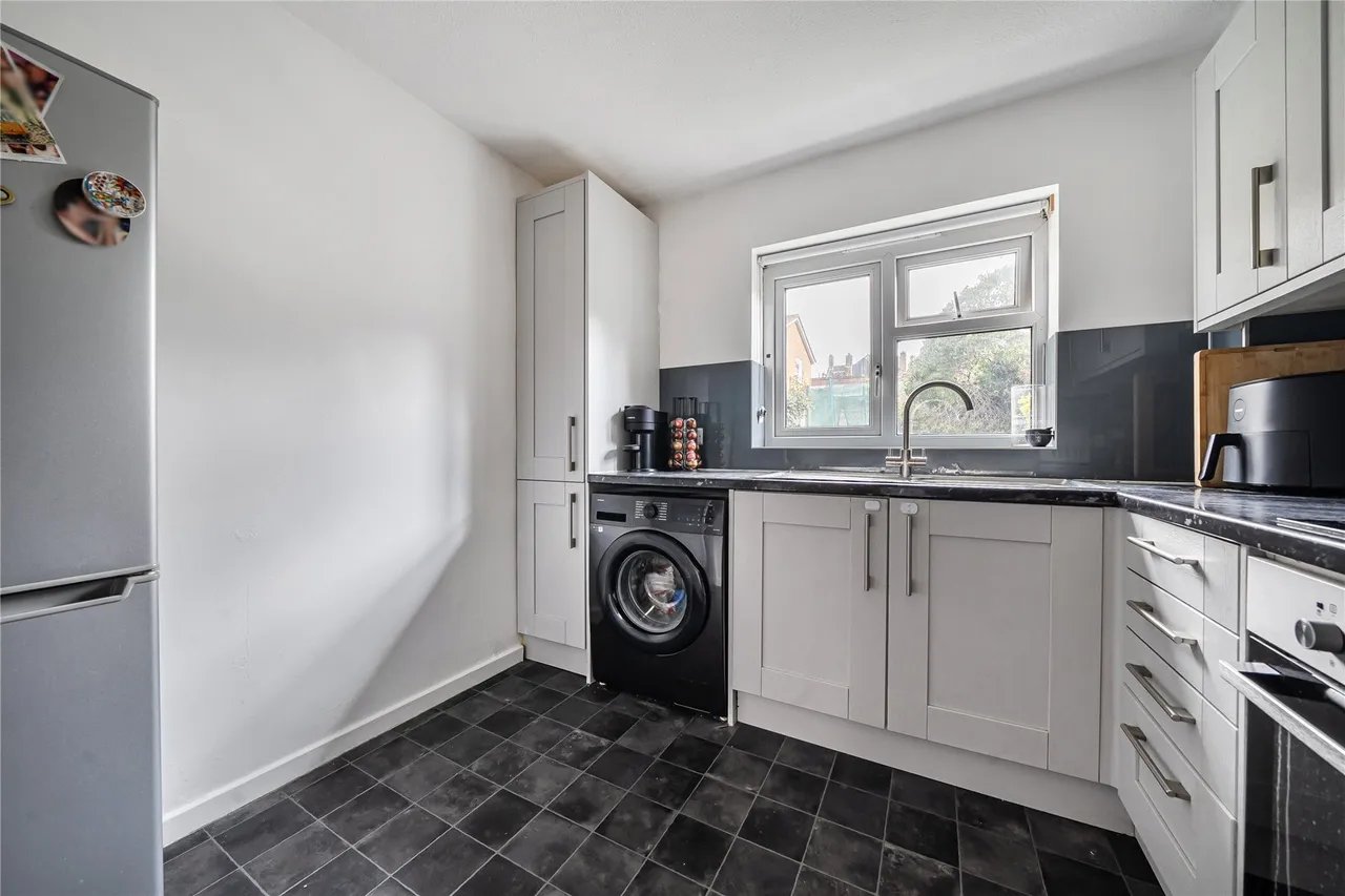 Albert Road, London, SE9, photo 12