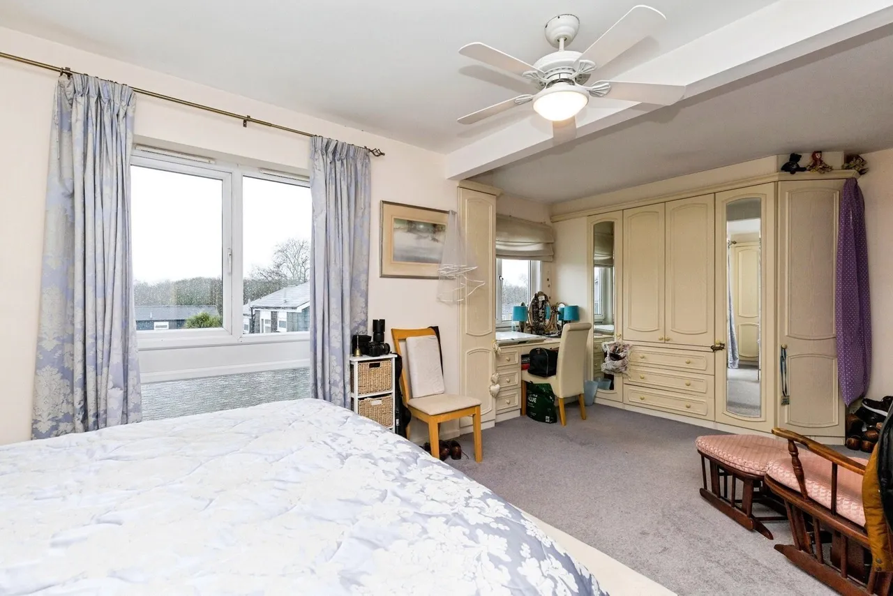 Darleydale, Crawley, RH11, photo 10