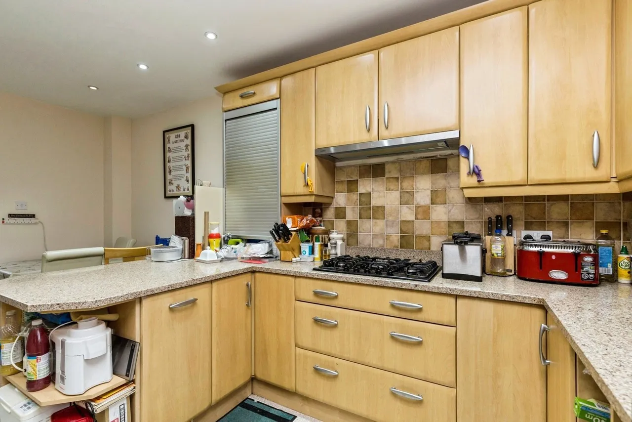 Darleydale, Crawley, RH11, photo 21
