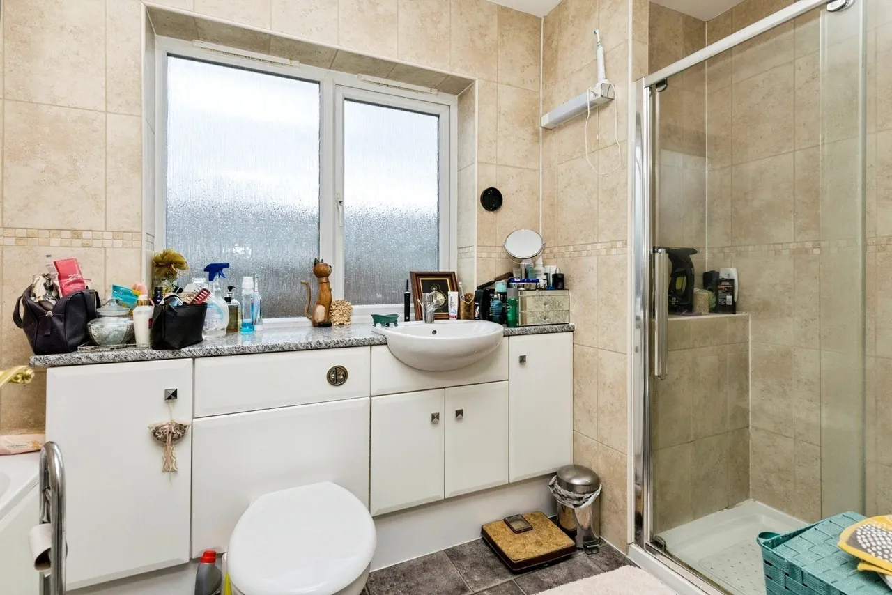 Darleydale, Crawley, RH11, photo 8