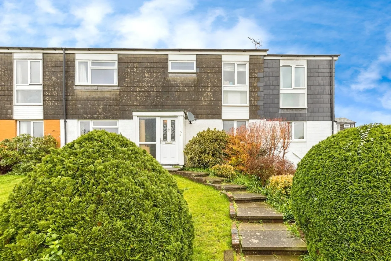 4 bed house for sale, Darleydale, Crawley, RH11