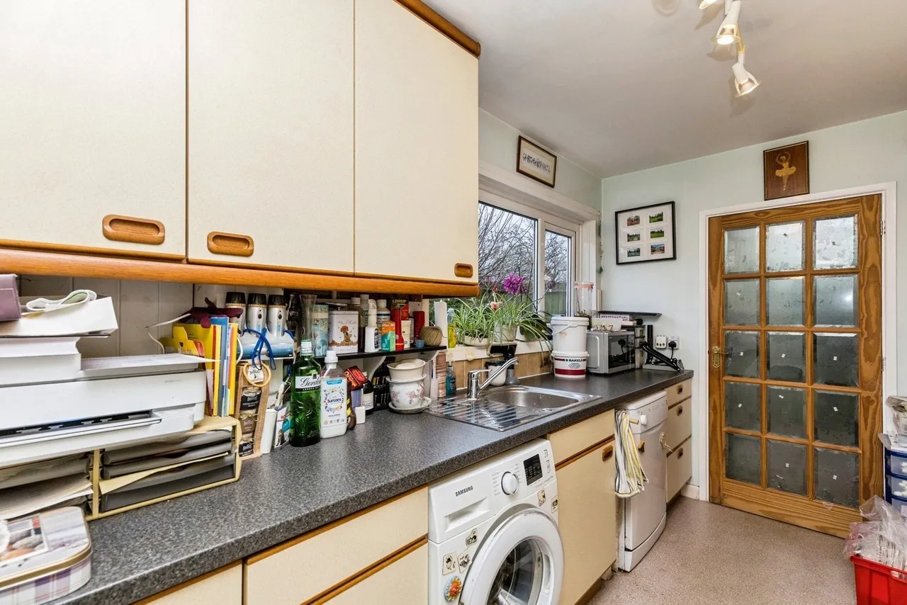 Darleydale, Crawley, RH11, photo 18
