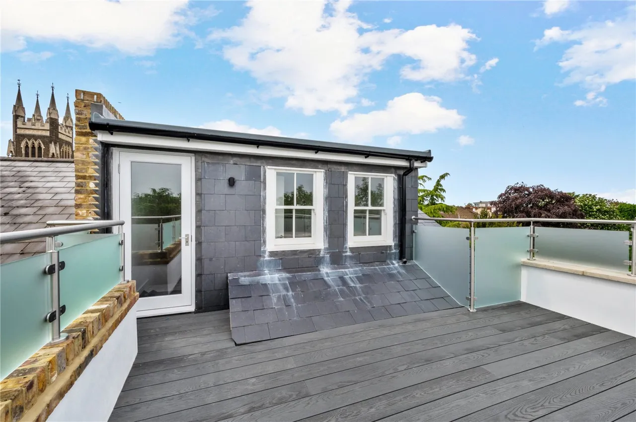 Upper Richmond Road, London, photo 12
