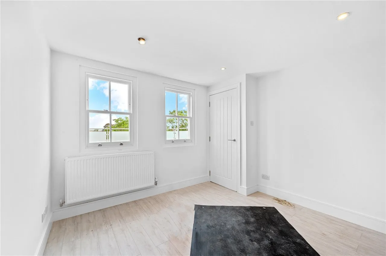 Upper Richmond Road, London, photo 10