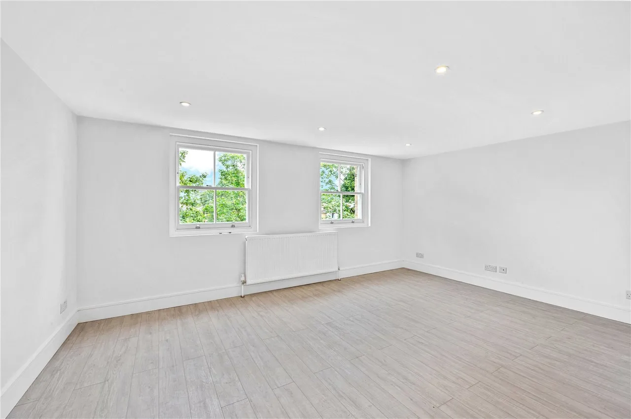 Upper Richmond Road, London, photo 5
