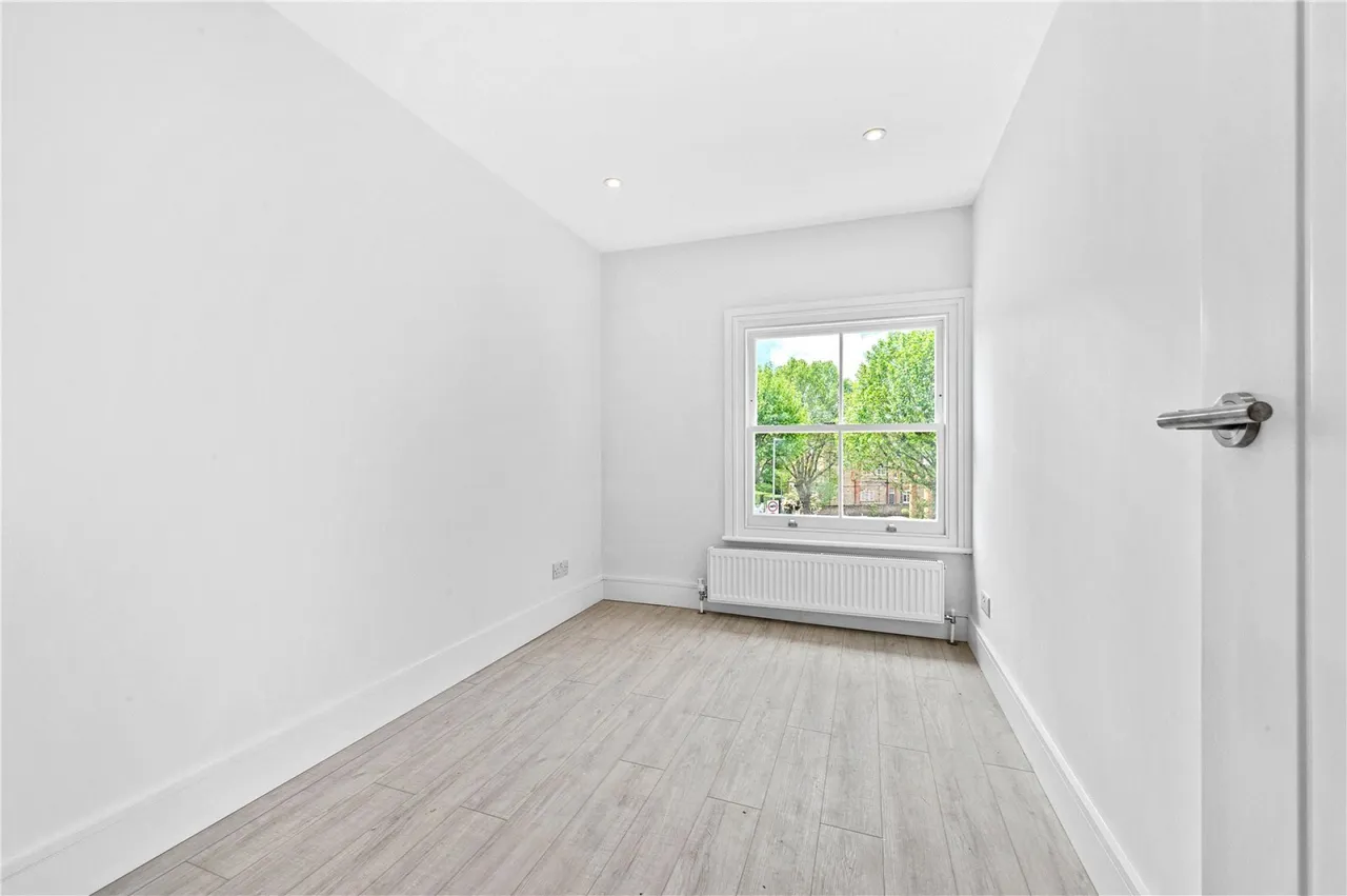 Upper Richmond Road, London, photo 6