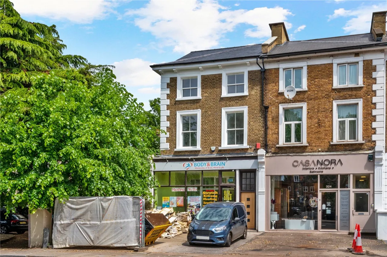 Upper Richmond Road, London, photo 13