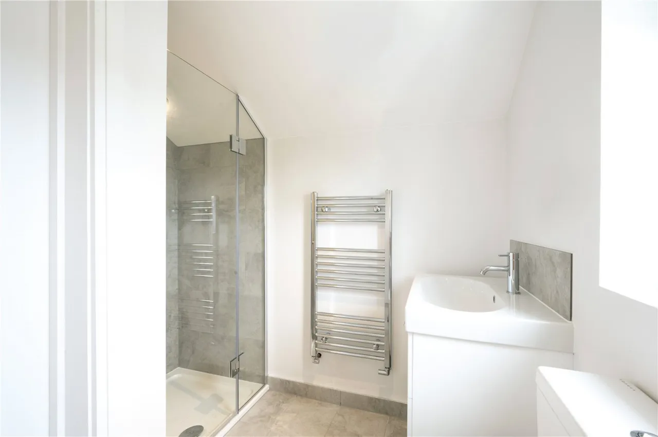 Upper Richmond Road, London, photo 9