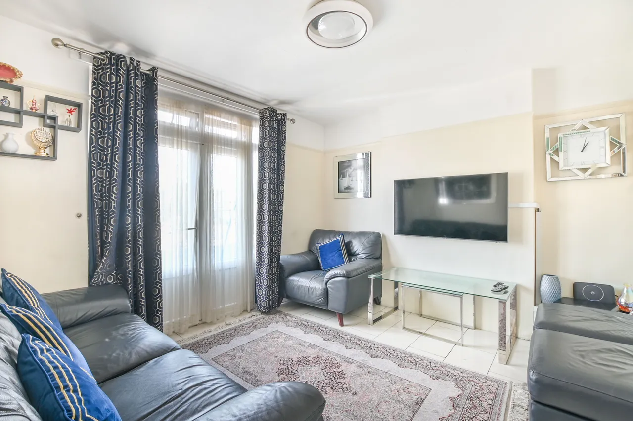 3 bed flat for sale, Wembley, HA9
