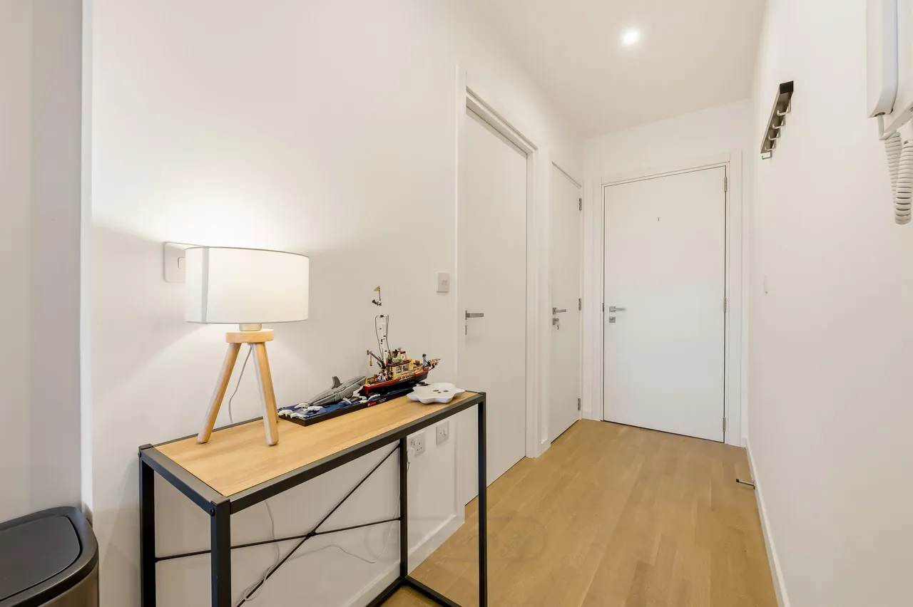 Flat 52, Medina House 302-340 Silbury Boulevard, Milton Keynes, Milton Keynes, MK9 2FA, photo 8