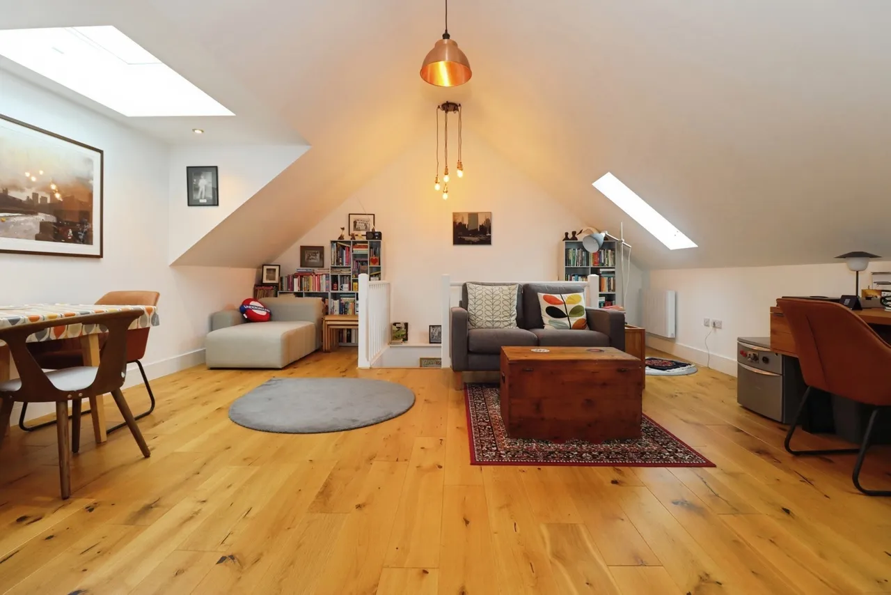 Quaker Lane, Thornbury, Bristol, Gloucestershire, BS35, photo 3
