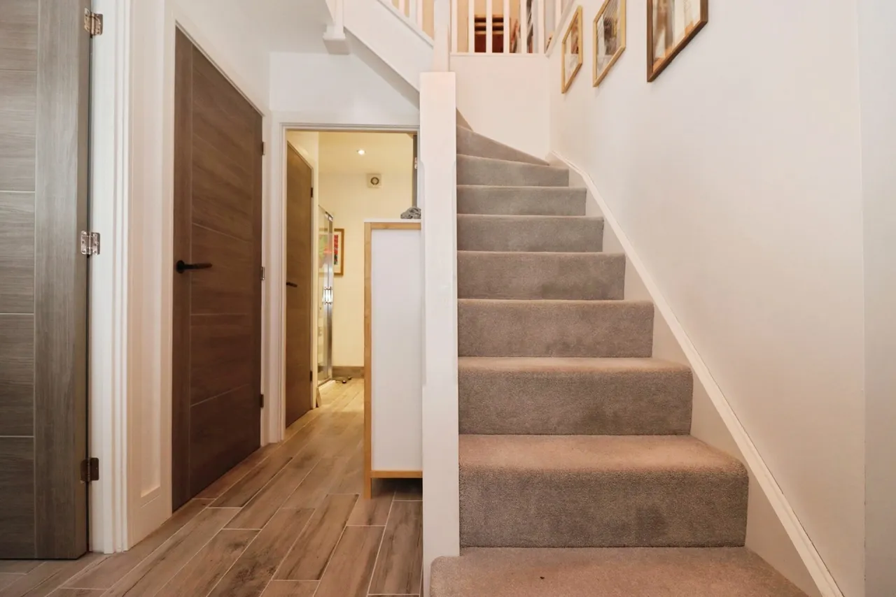 Quaker Lane, Thornbury, Bristol, Gloucestershire, BS35, photo 4