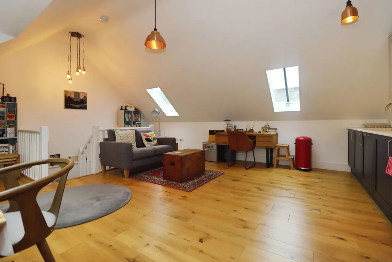 Quaker Lane, Thornbury, Bristol, Gloucestershire, BS35, photo 13
