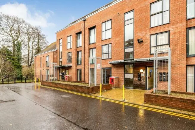 1 bed flat to rent — Candleford Court, Buckingham