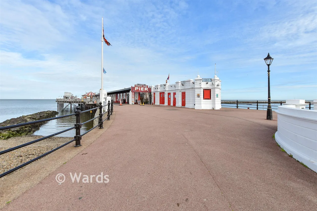 Pier Avenue, Herne Bay, CT6, photo 9