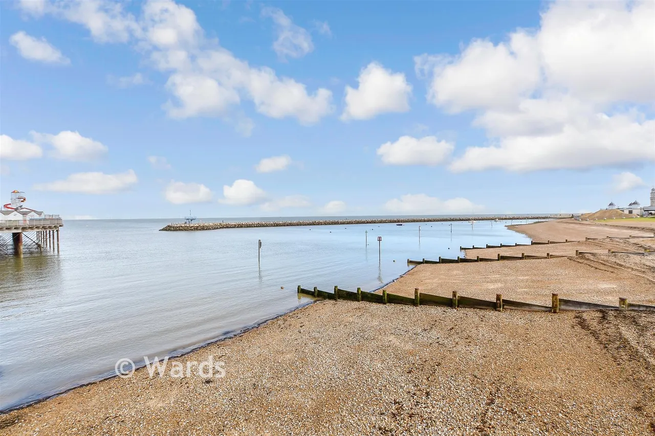 Pier Avenue, Herne Bay, CT6, photo 2
