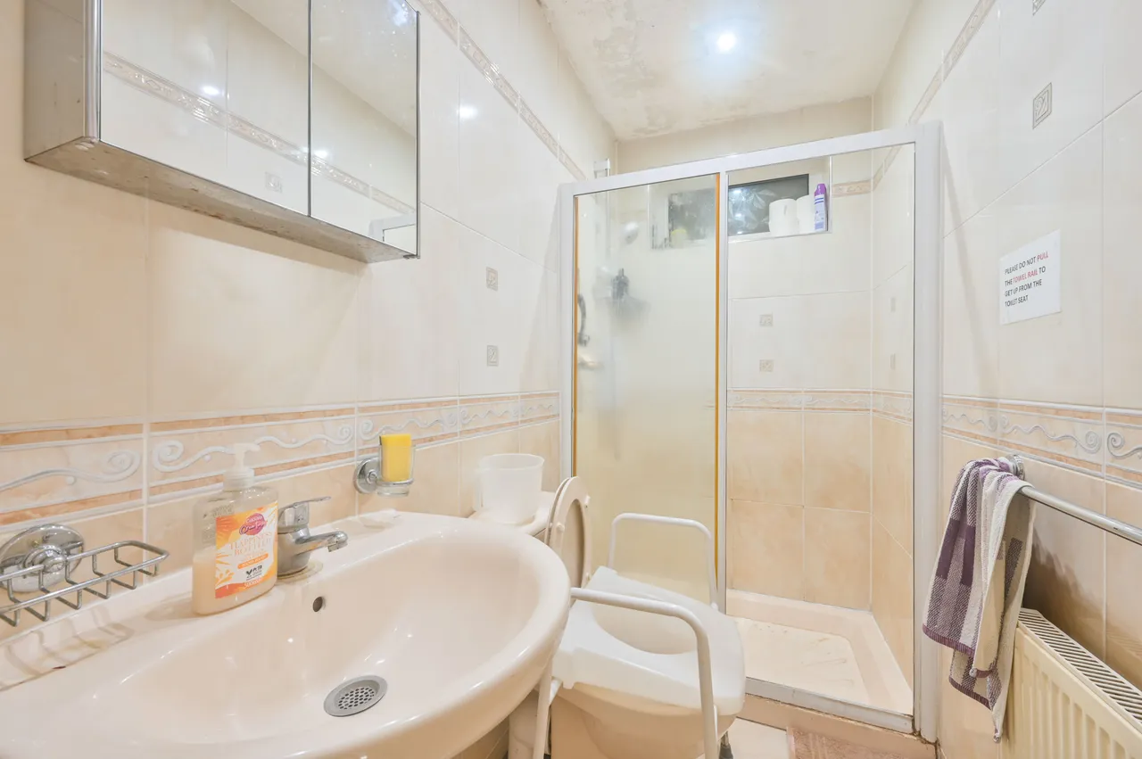 65 Lyon Park Avenue, Wembley, photo 9