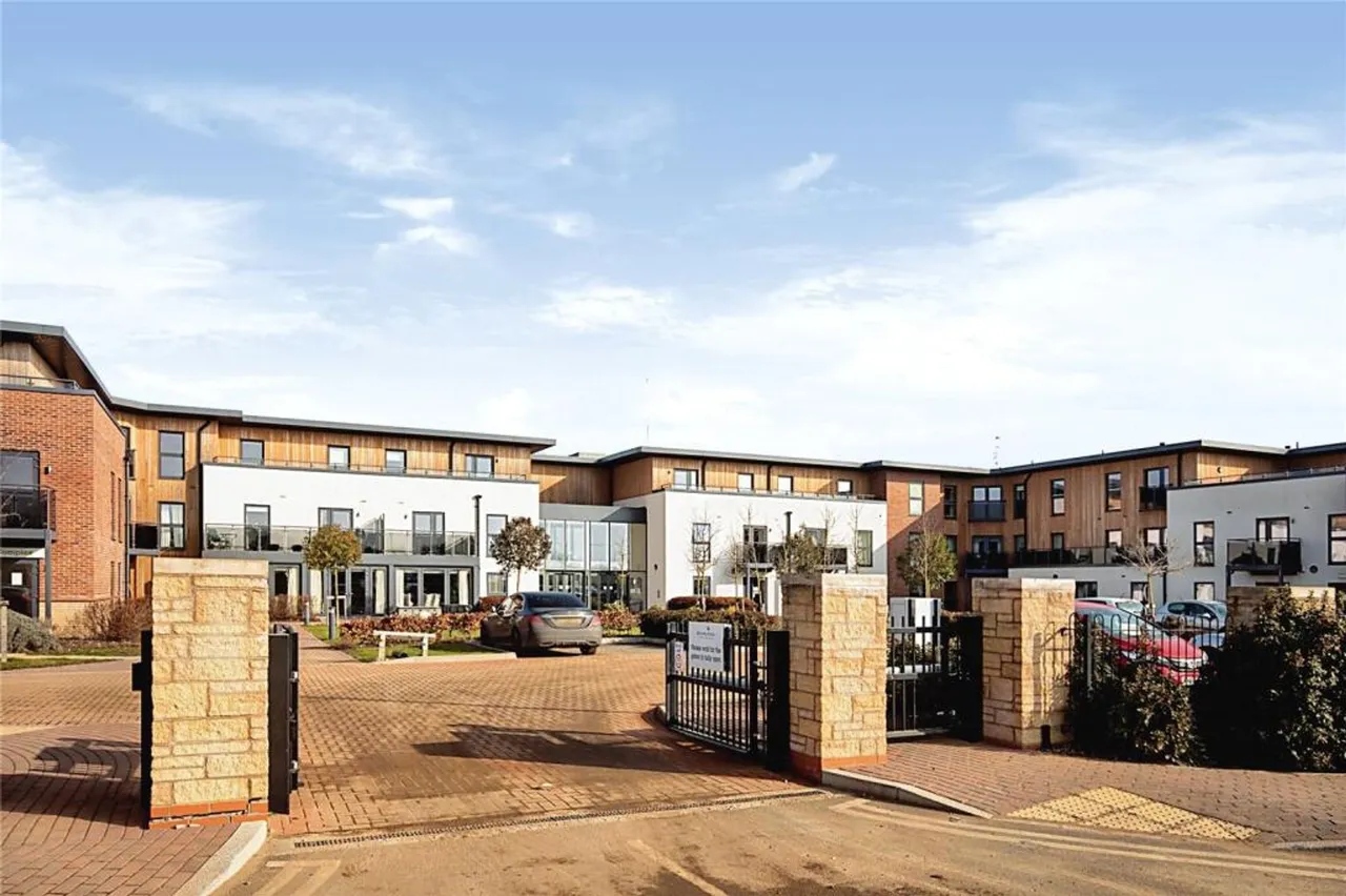 2 bed flat for sale — Springfield Close, Stratford-Upon-Avon, CV37
