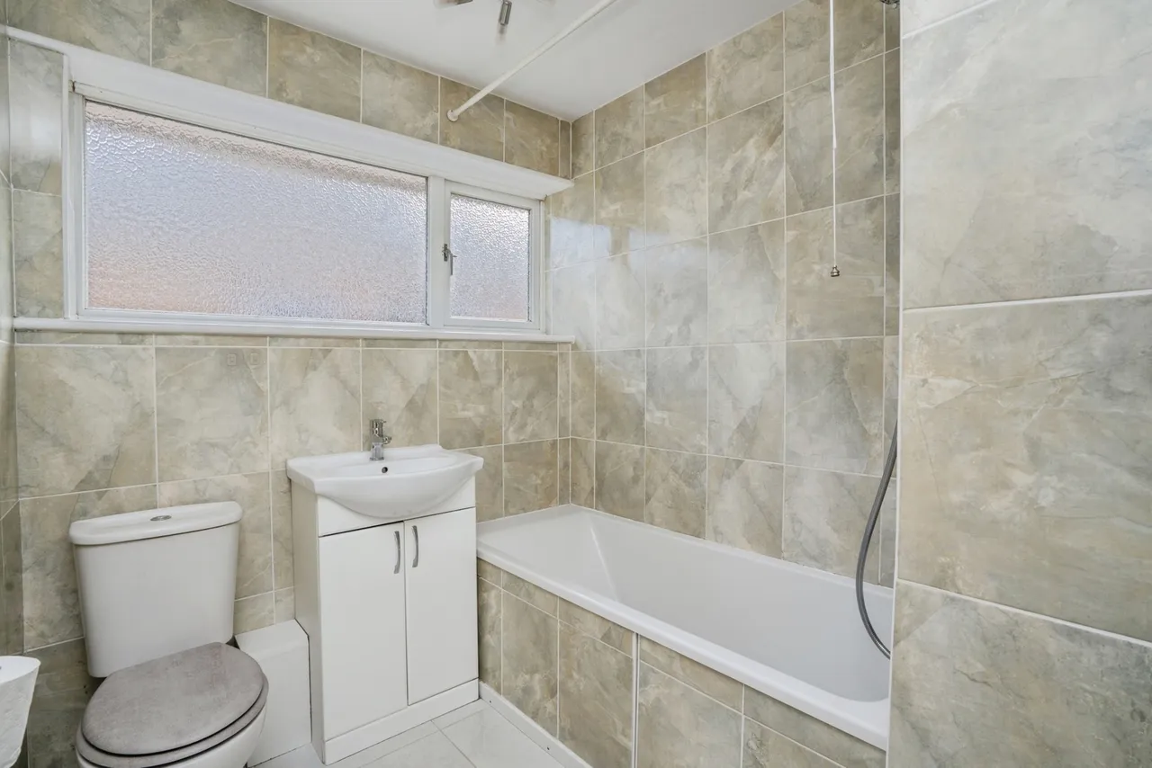 Sunnymead Drive, Waterlooville, PO7, photo 31