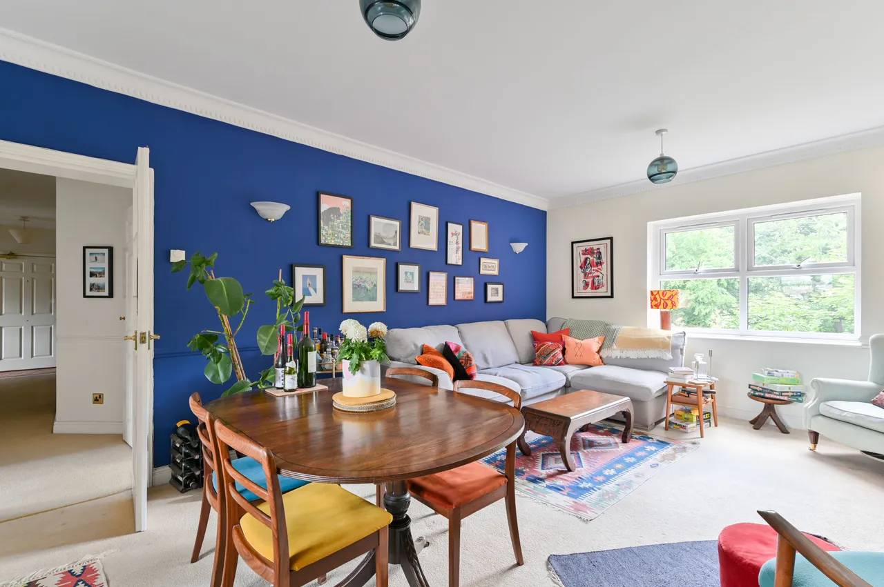 23 Lisle Close, London, photo 3