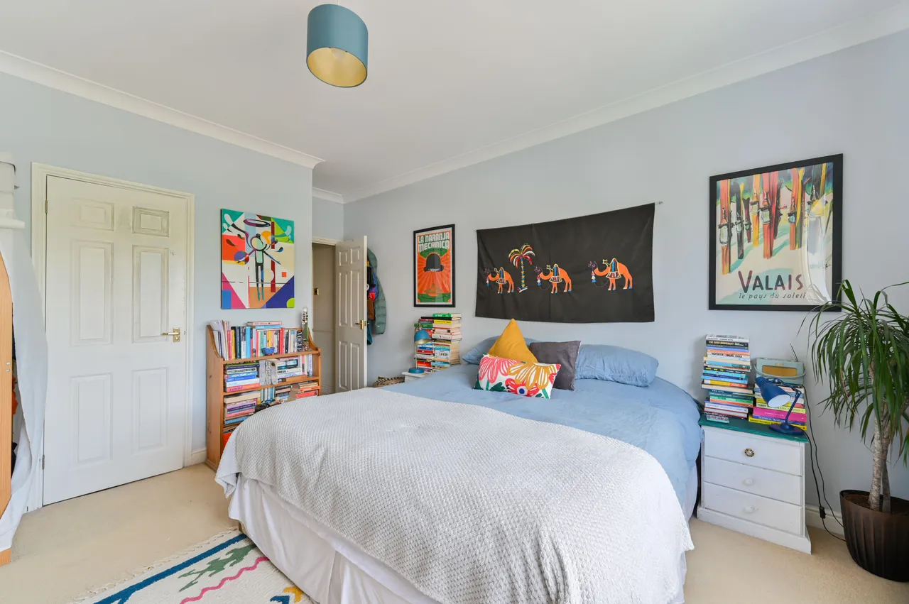 23 Lisle Close, London, photo 7