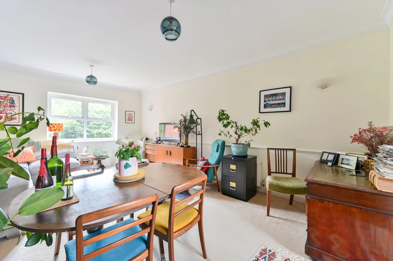 23 Lisle Close, London, photo 12