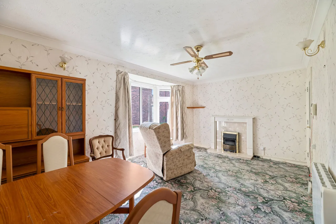 Lincoln Court Lower Robin Hood Lane, Frodsham, photo 3