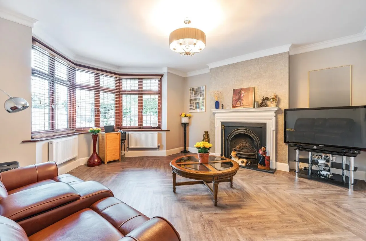 Cheam Road, East Ewell, KT17 3EG, photo 2