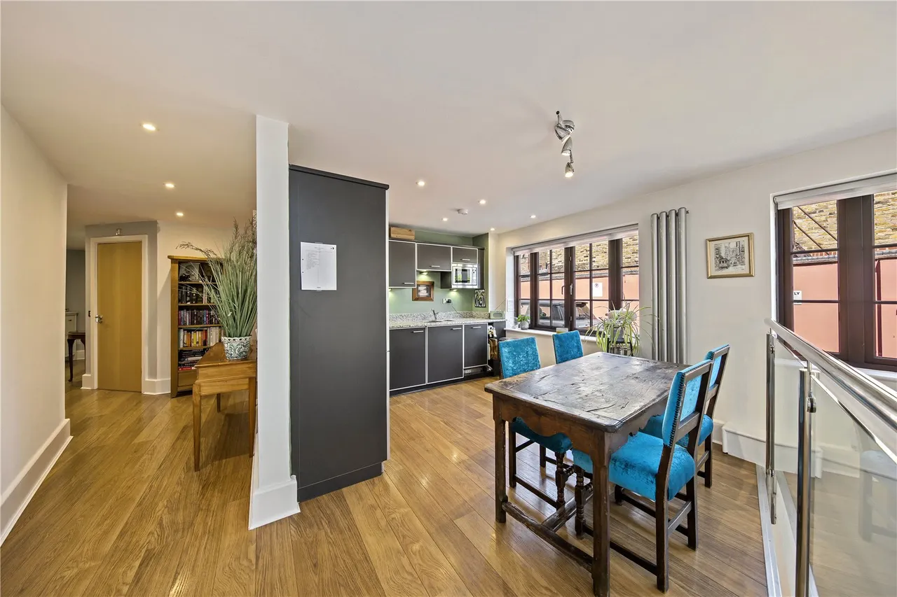 Blake Mews, High Park Road, TW9, photo 4