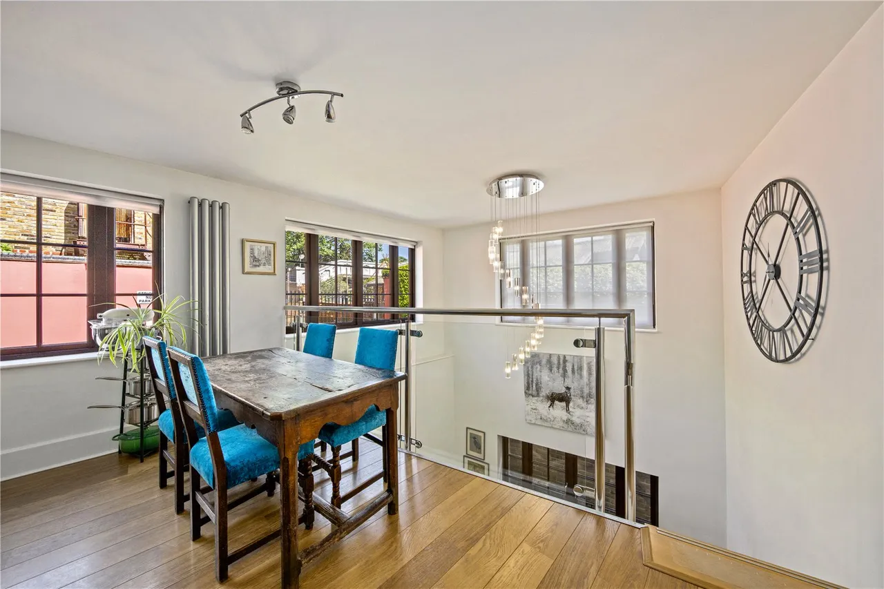 Blake Mews, High Park Road, TW9, photo 6