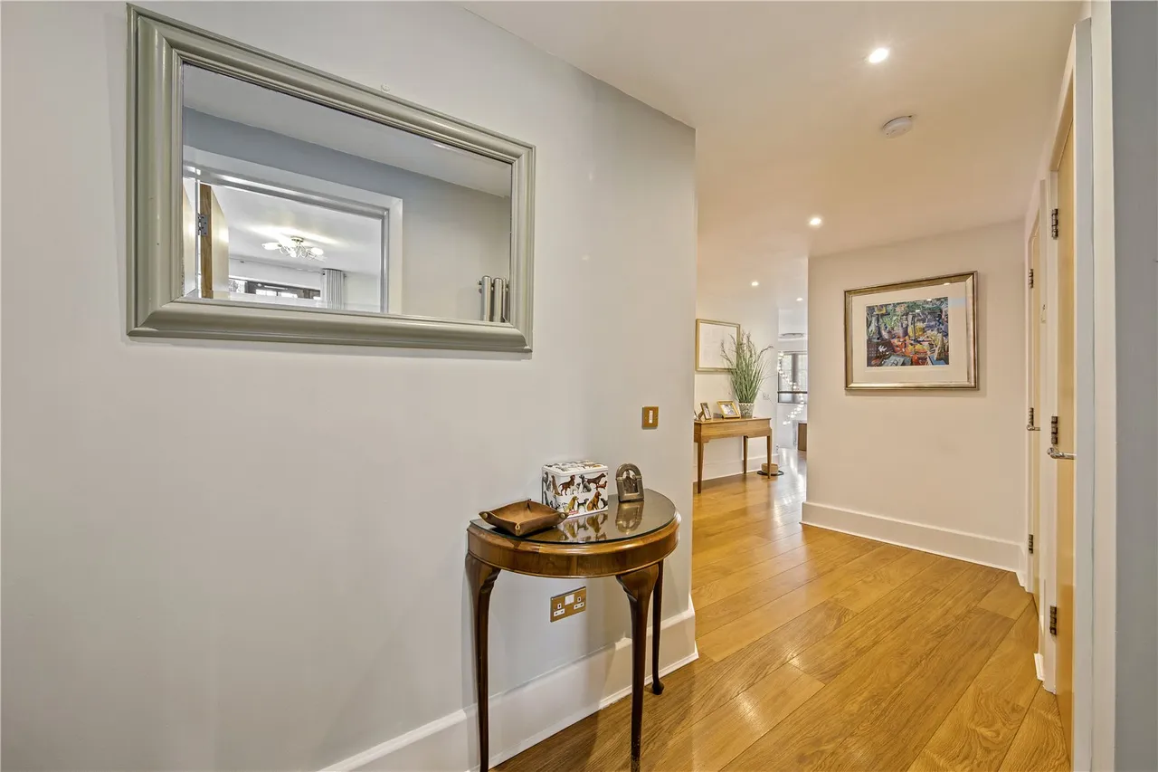 Blake Mews, High Park Road, TW9, photo 7