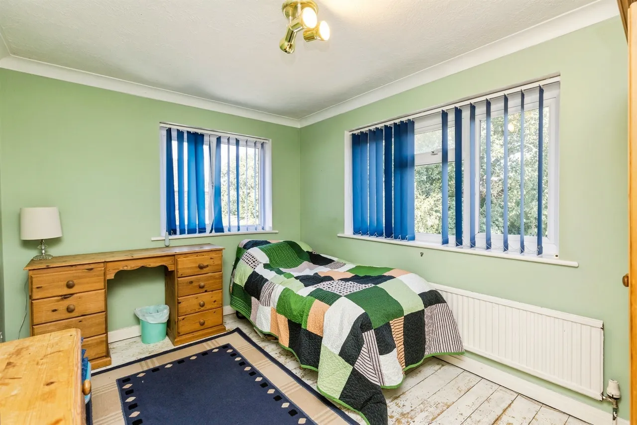 Gatesmead, Haywards Heath, photo 8