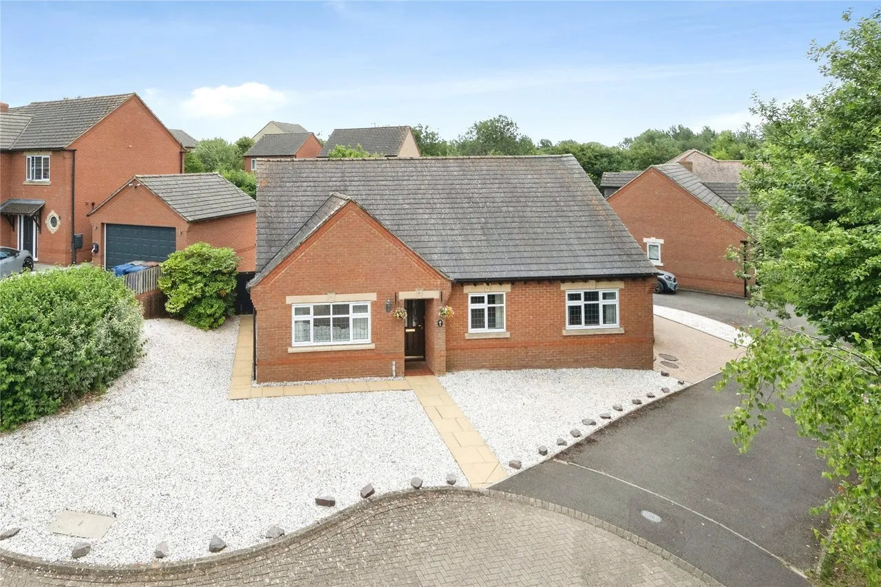 4 bed property for sale — Woodruff Close, Bicester, Oxfordshire, OX26