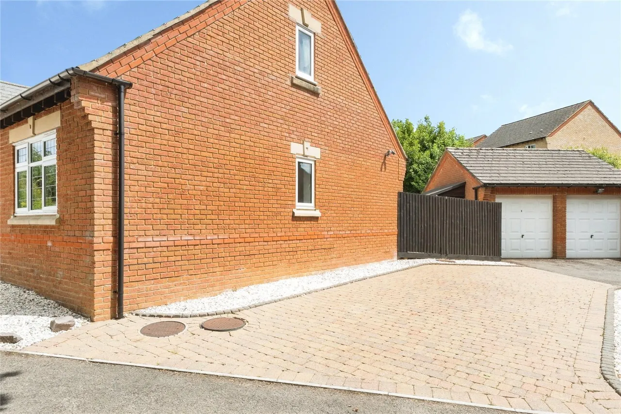 Woodruff Close, Bicester, Oxfordshire, OX26, photo 2